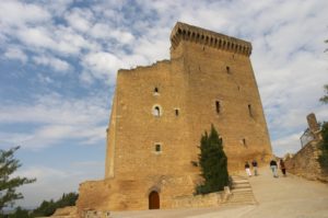Den berömda ruinen i Châteauneuf-du-Pape