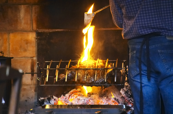 Det grillade lammet på väg att bli klart