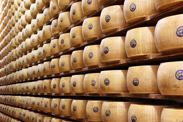 Parmesanost, Parmigiano Reggiano, på lagring