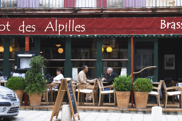 Dags för en aperitif på caféet