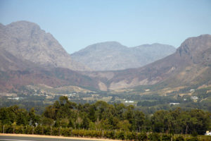 Vingårdar och bergsformationer i Franschhoek