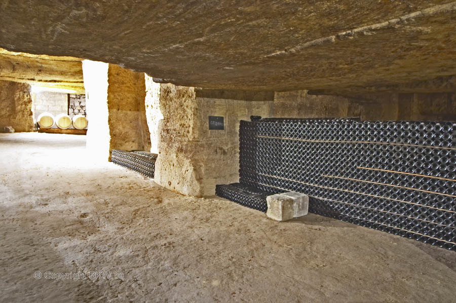 I vinkällaren hos Clos Fourtet i Saint Emilion, Bordeaux