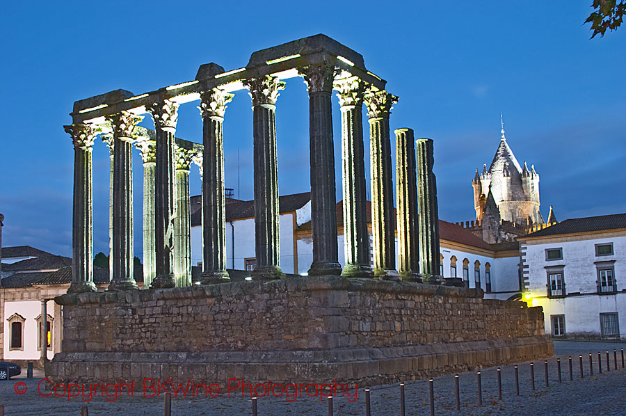 Det berömda romerska templet i Evora, Alentejo