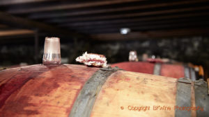 Ekfat i vinkällaren på ett slott i Medoc, Bordeaux