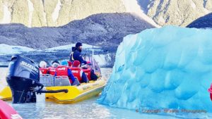 En expedition på Tasmansjön för att utforska Mount Cook-glaciären