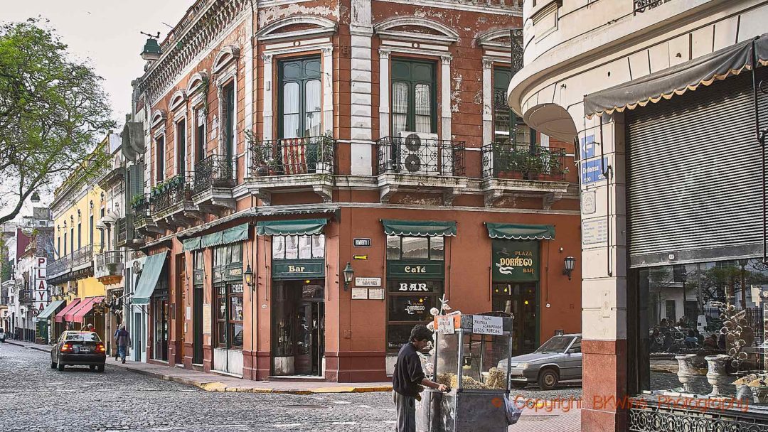 San Telmo-distriktet i Buenos Aires är känt för sina butiker och antikhandlare