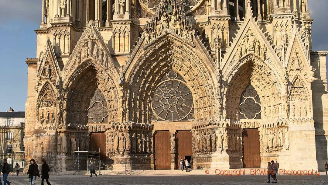 Den magnifika katedralen i Reims i Champagne