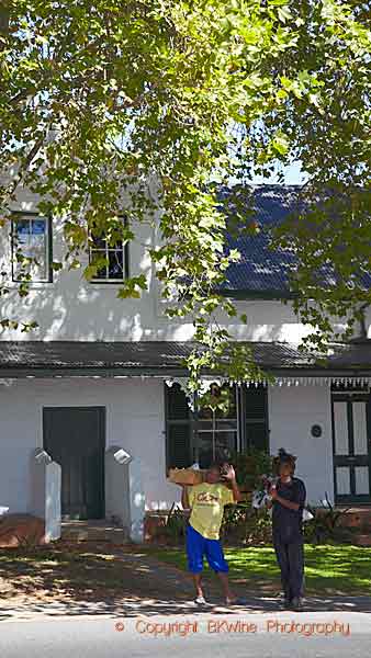 Leverans till ett traditionellt hus i Stellenbosch