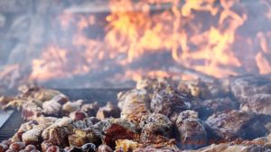 Asado, en sydamerikansk grillning, är ett måste i både Argentina och Chile