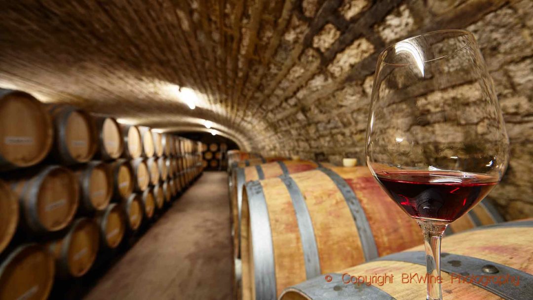Många viner lagras på fat i Bourgogne
