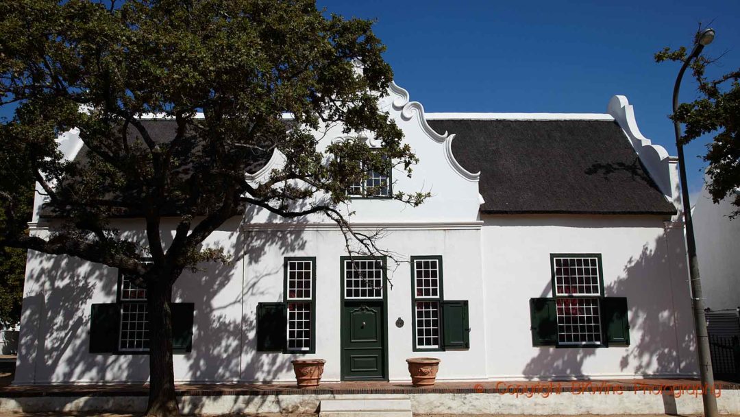 Ett hus i Cape Dutch-stil i Stellenbosch, Sydafrika