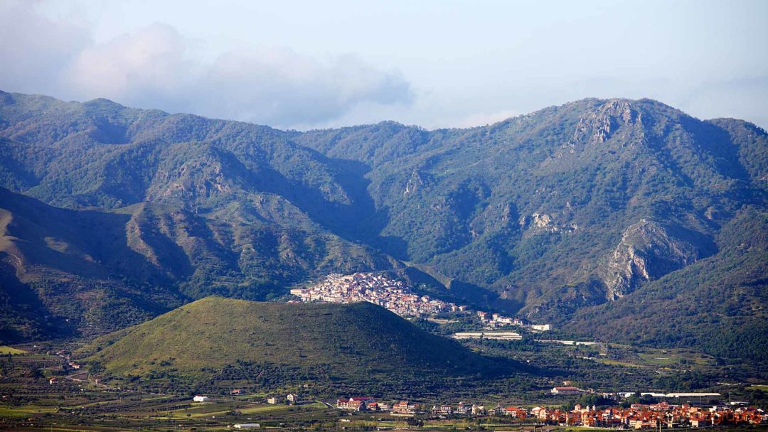 Landskapet på Sicilien, Etna inte minst, är kargt och öde
