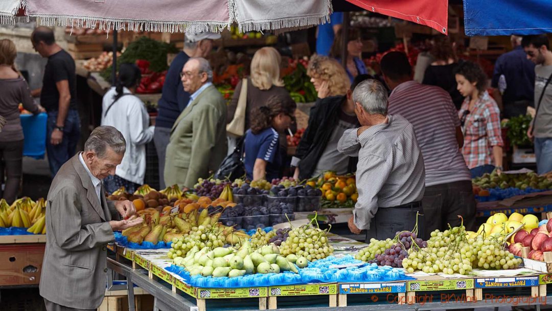 Sicilien har mycket fruktodlingar och frukten på marknaderna är fantastisk