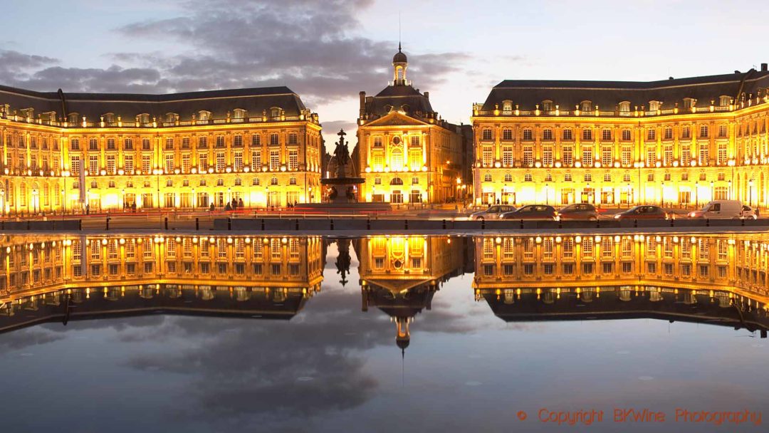 Place de la Bourse och Miroir d'Eau i Bordeaux