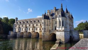 Chateau de Chenonceau sträcker sig över floden Cher, en biflod till Loire