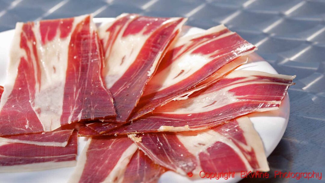 Den goda torkade skinkan från nordvästra Spanien